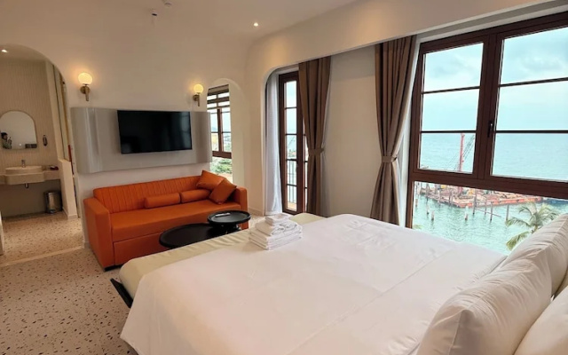 Maharaja Lounge & Hotels – Guest Rooms – Phu Quoc