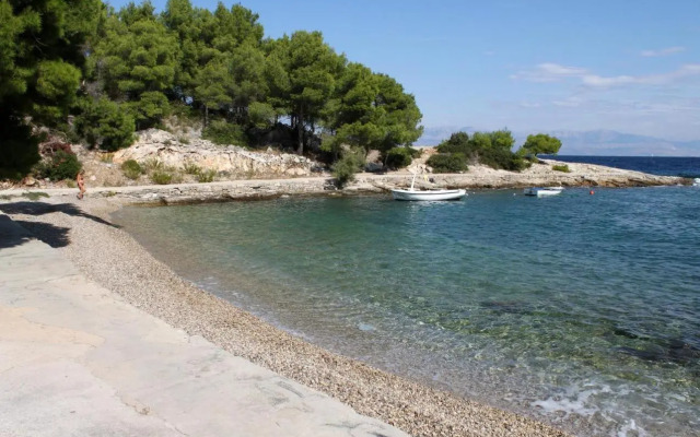 Apartments by the sea Stomorska, Solta - 5190