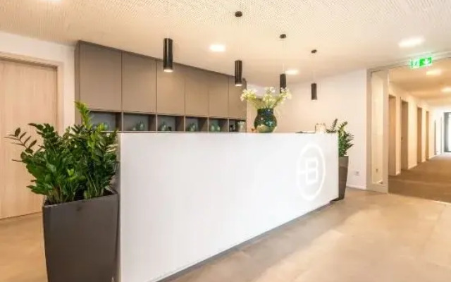 Motel B