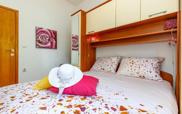 Apartments Kiki 150 METERS TO THE BEACH