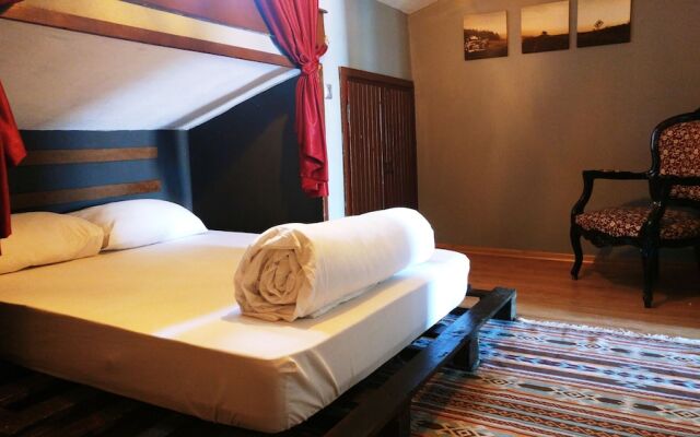 Aden Room