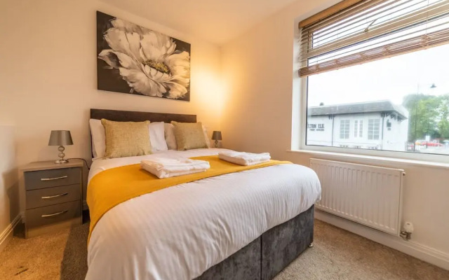 The Elk Suite Sasco Apartments