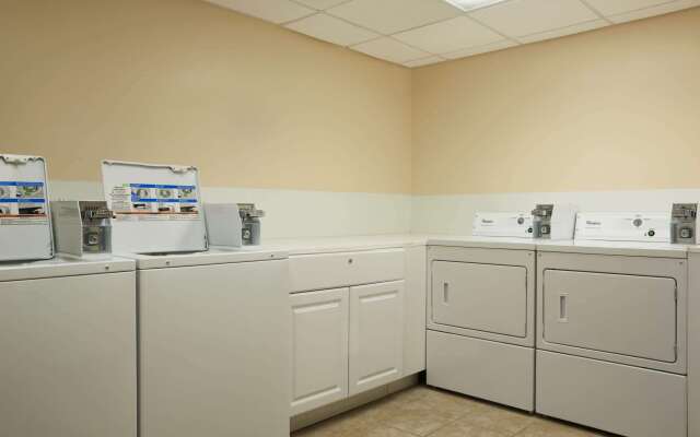 Wingate by Wyndham Chicago Schaumburg