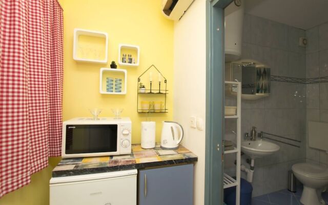 Apartments and Room Zinka