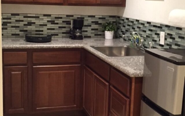 Anaheim Executive Inn & Suites