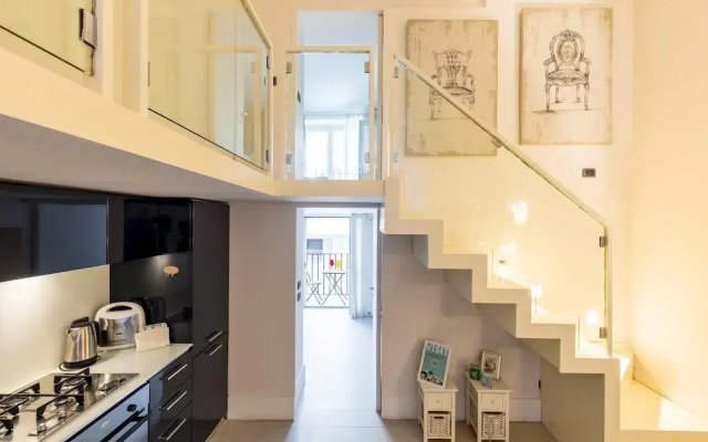 Cool Flat at Via dei Mille by Napoliapartments