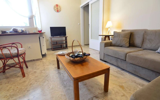 Mara's Apartments
