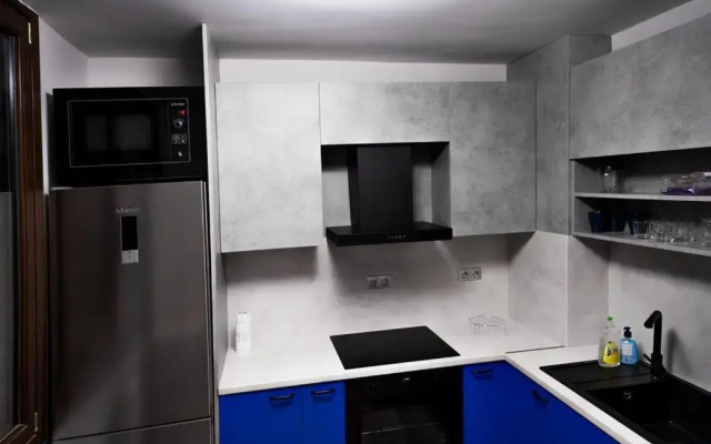 Very Spacious & Modern 2Bed near Airport & Centre