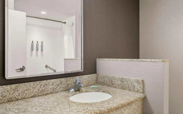 Courtyard by Marriott Evansville East