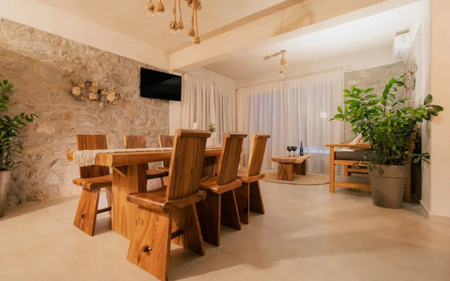Naxos Privilege Villas