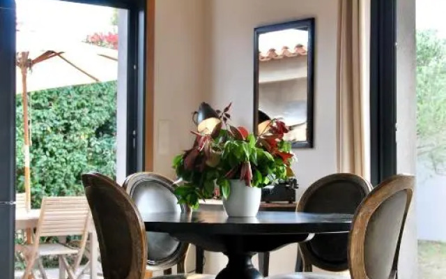 Villa Madra