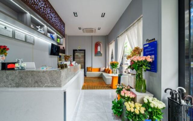 Oriental Rose Hotel (Daning International Shanghai University Store)