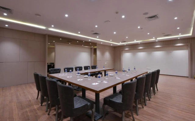 Click Hotel LH Seven Morbi