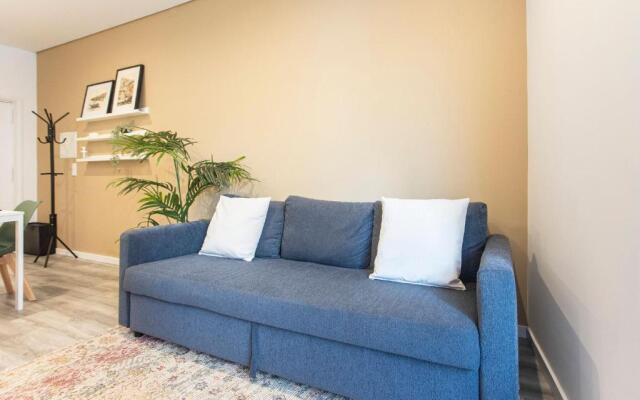 Seaside 1BR Flat w/ AC in Matosinhos by LovelyStay