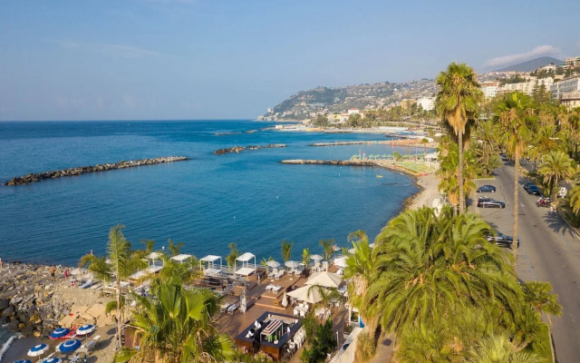 Sanremo Penthouse Market 700m From Sea