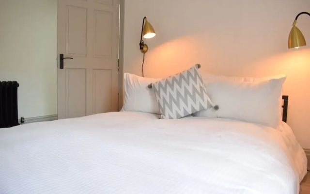 3 Bedroom Apartment in Brixton