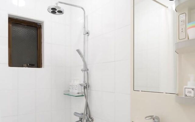 WARAYUN SO Port city May