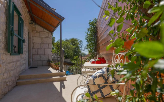 Three-Bedroom Holiday Home in Imotski