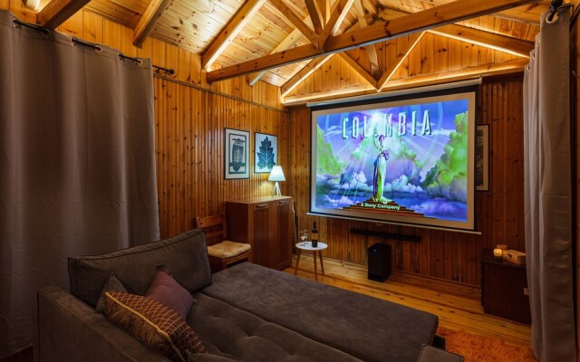Escape in the Forest, Cosy Chalet with Home Cinema