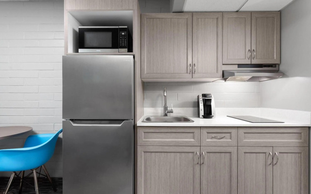 Travelodge by Wyndham Grande Prairie