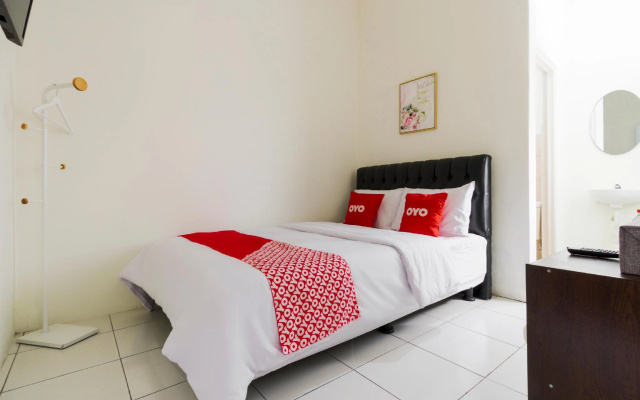 OYO 2975 House Of Mahira Syariah