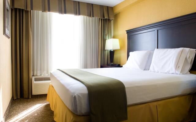 Holiday Inn Express Hotel & Suites DFW Airport South, an IHG Hotel