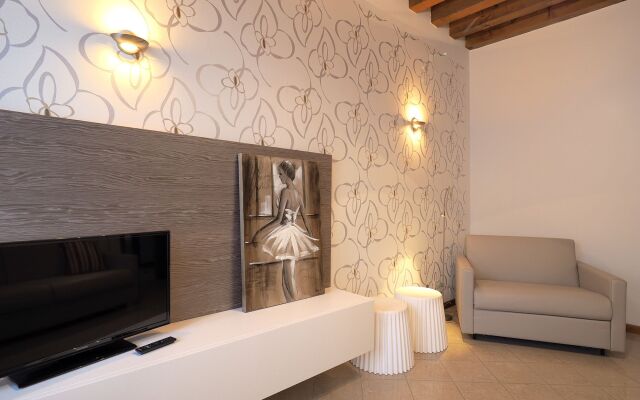 Venice Style Apartments