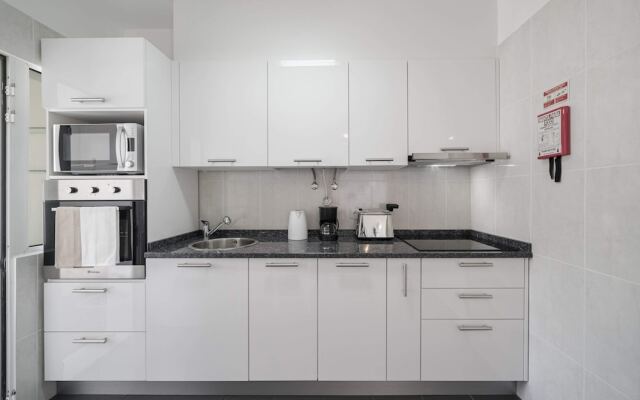 Alegria I, Overlooking the bay of Funchal