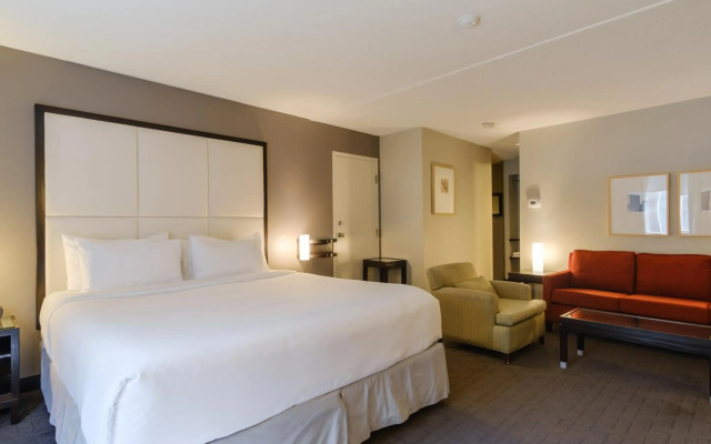 Arc The Hotel