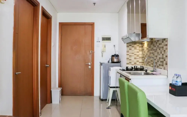 Great Location And Comfy 1Br Apartment Woodland Park Residence