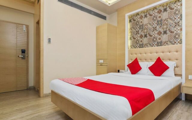 OYO Flagship 17200 Hotel Neelkamal Chembur
