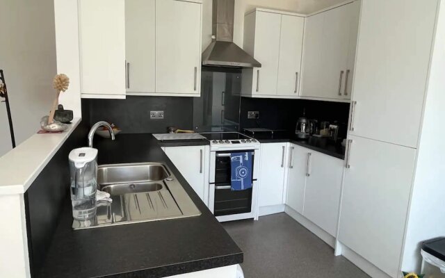 Beautiful 2BD Flat With a Garden - East Brighton