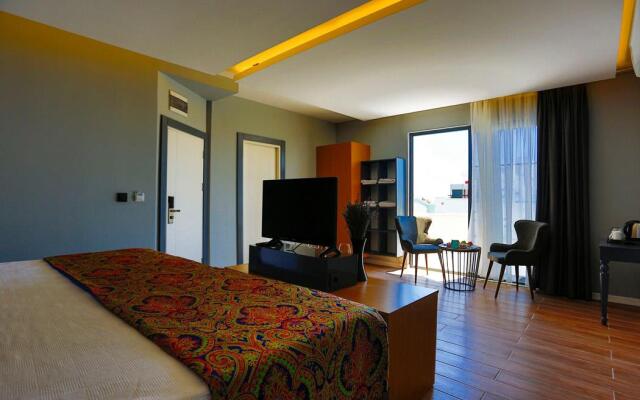Azuu Suite Hotel