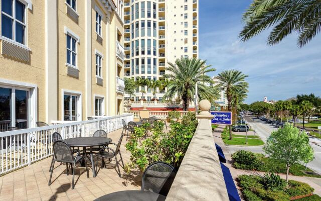 Hampton Inn & Suites St. Petersburg/Downtown