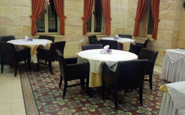 Alhambra Palace Hotel Suites