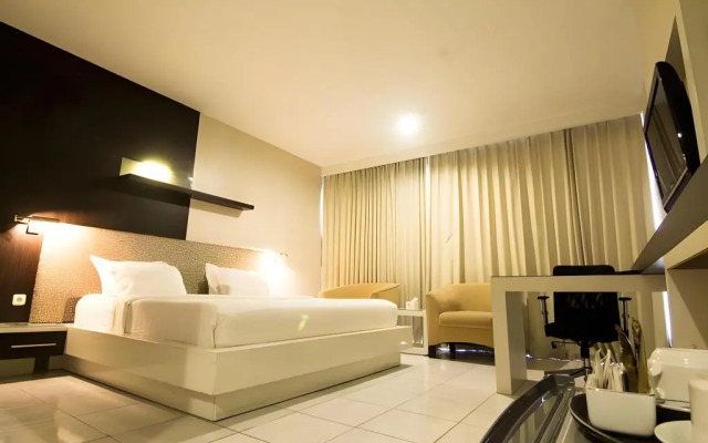 Royal Hotel n' Lounge