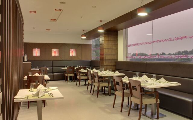 Aloft Ahmedabad, Sg Road