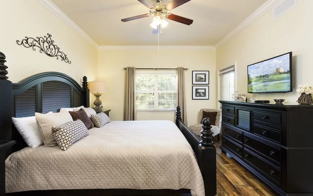 W243 - 3 Bedroom Condo in Reunion