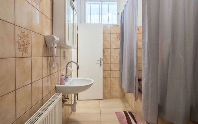 Cozy Convenient Room Prime Location