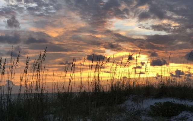 Summer Breeze 7 Bedroom Home by Redawning