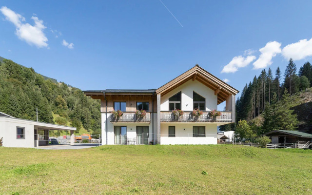 Chalet With Sauna and Jokercard in Summer