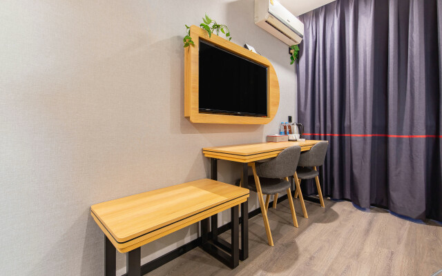 Yunyi Chain Hotel (Nanjing Qixia Yaohuamen Subway Station)