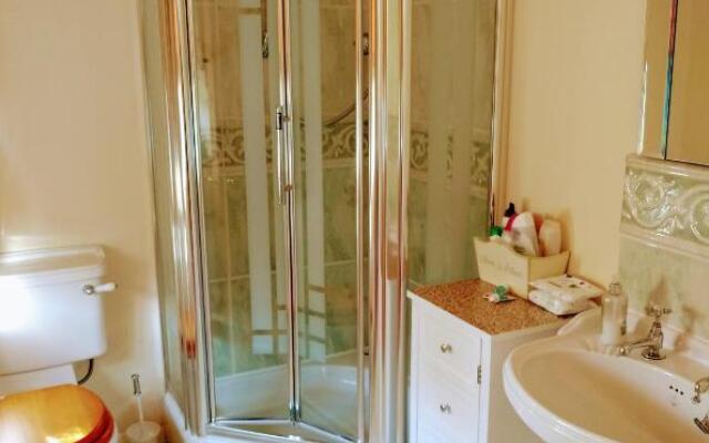 Grove House Bed  Breakfast