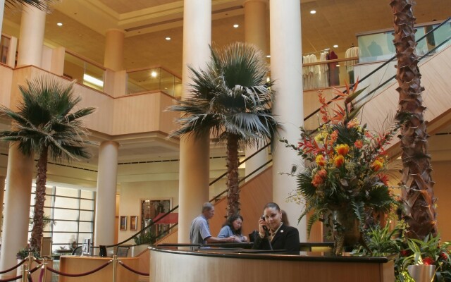 Florida Hotel & Conference Center in the Florida Mall