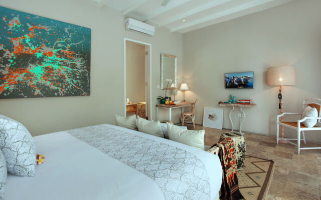 Room & Vespa 4