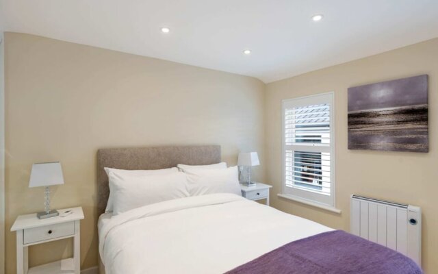 Bright 1 Bedroom House near Edgware Road