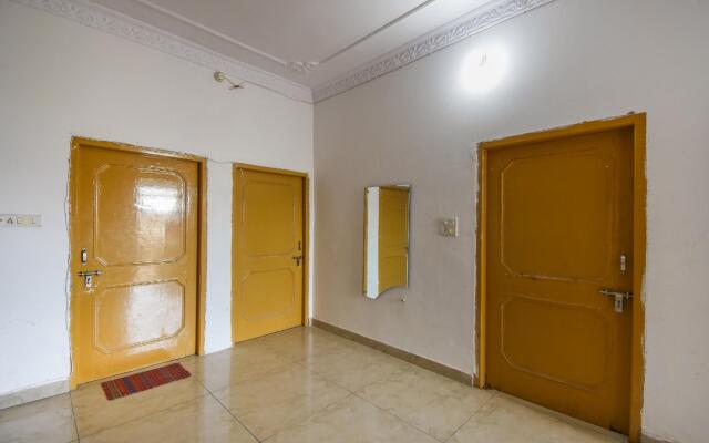 OYO 74755 Grand Red Villa