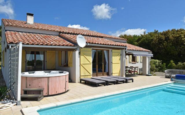 Lush villa in Vélieux with private heated swimming pool