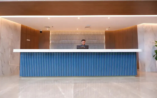 Grand Anara Airport Hotel