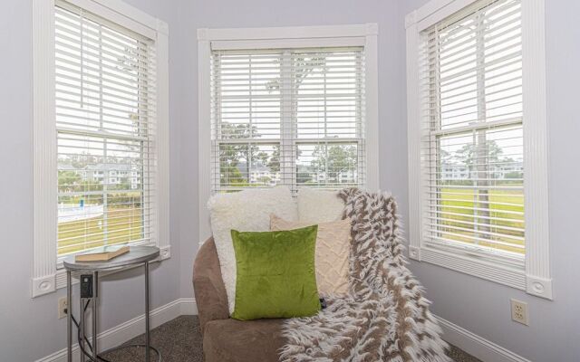 Stunning Renovated Golf Villa Near Beach